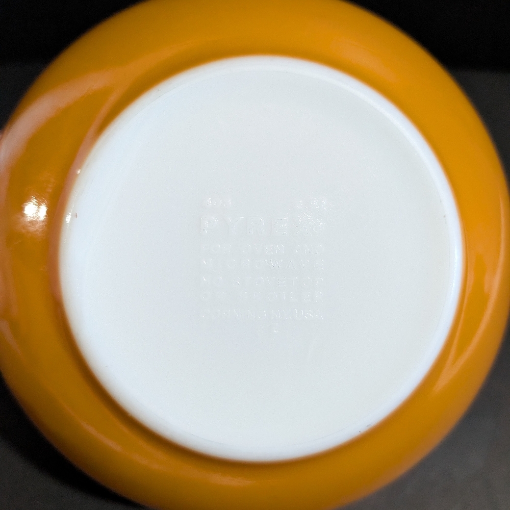 Vtg PYREX Round Mixing Bowl #403 Butterfly Gold 2.5 Litre Nesting - Picture 6 of 11